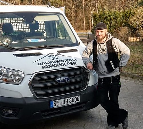 Unser Chef mit Firmenwagen